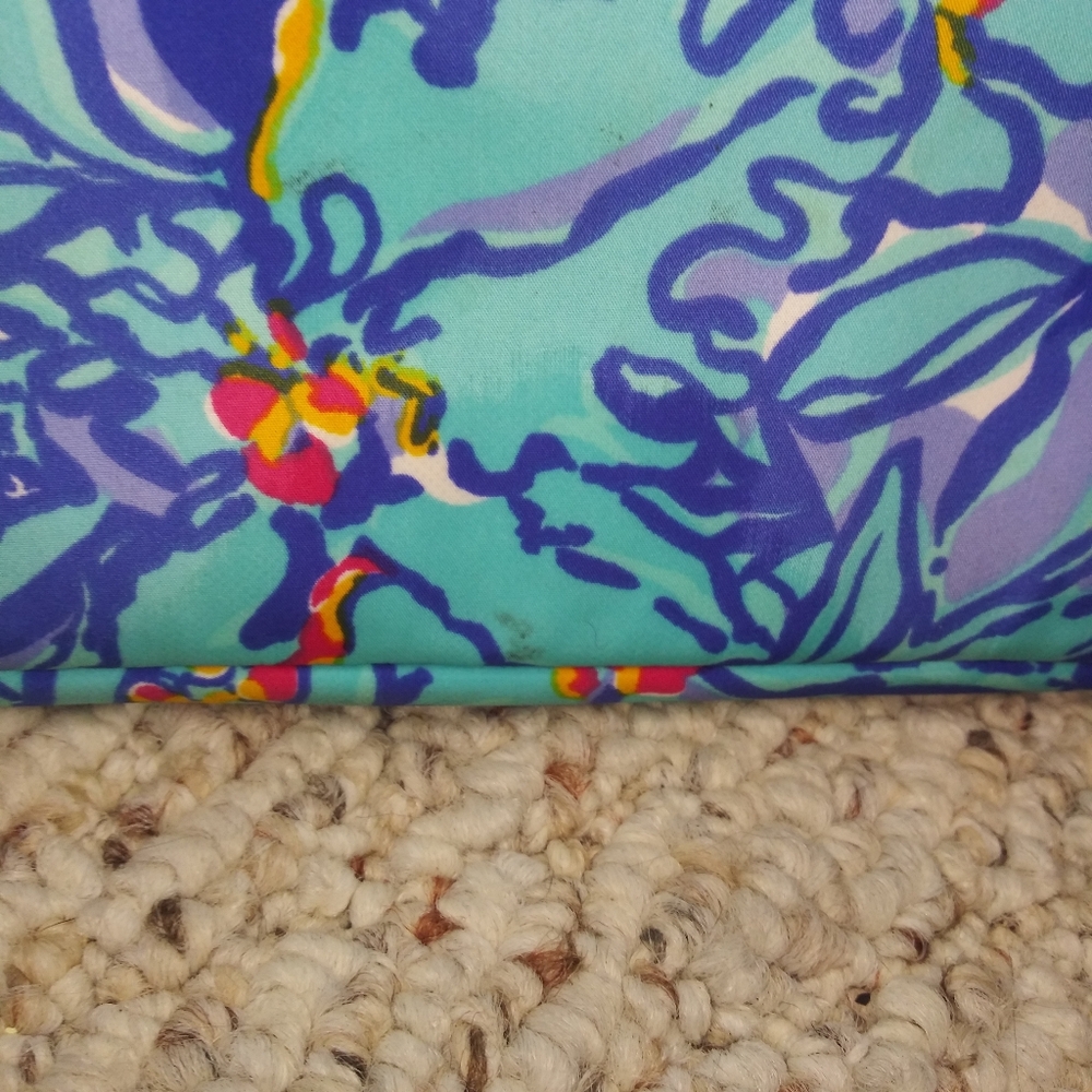 Lily Pulitzer Blue Pineapple & Floral Print Tech Pouch - Picture 4 of 9